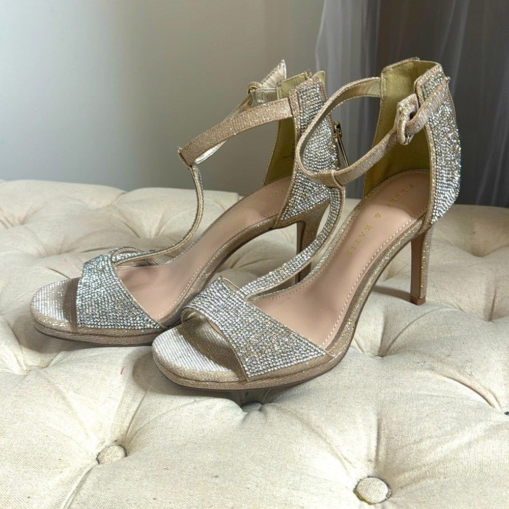 Tall stiletto shiny heels 7 1/2